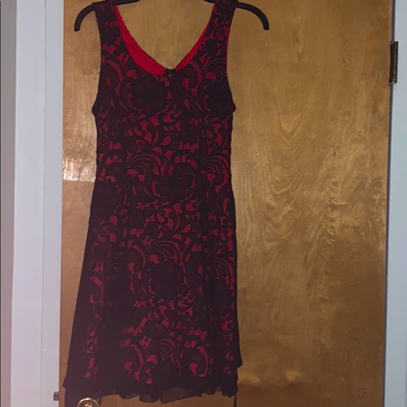 A dress - Picture 1 of 4